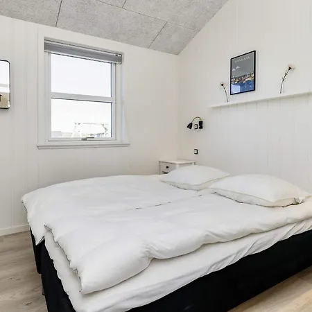 10 Person In L Kken Løkken